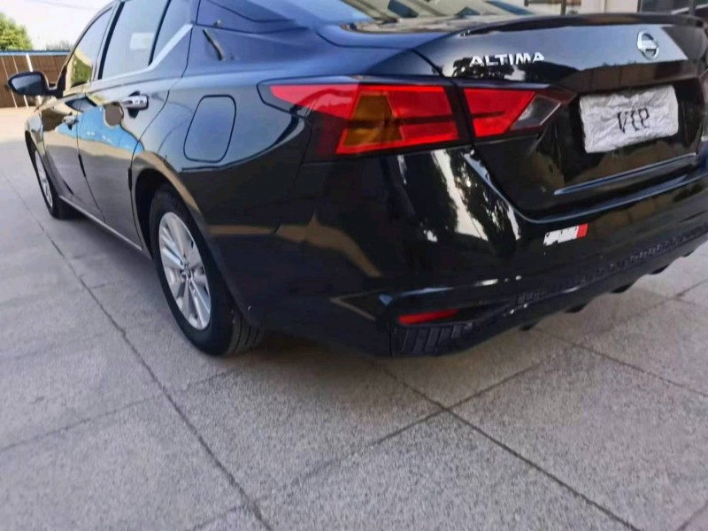 保定20年日产天籁7