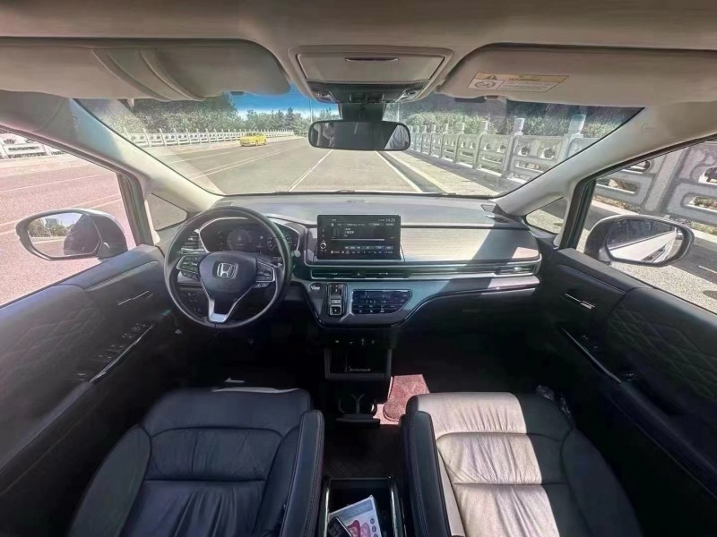 青岛22年本田艾力绅4