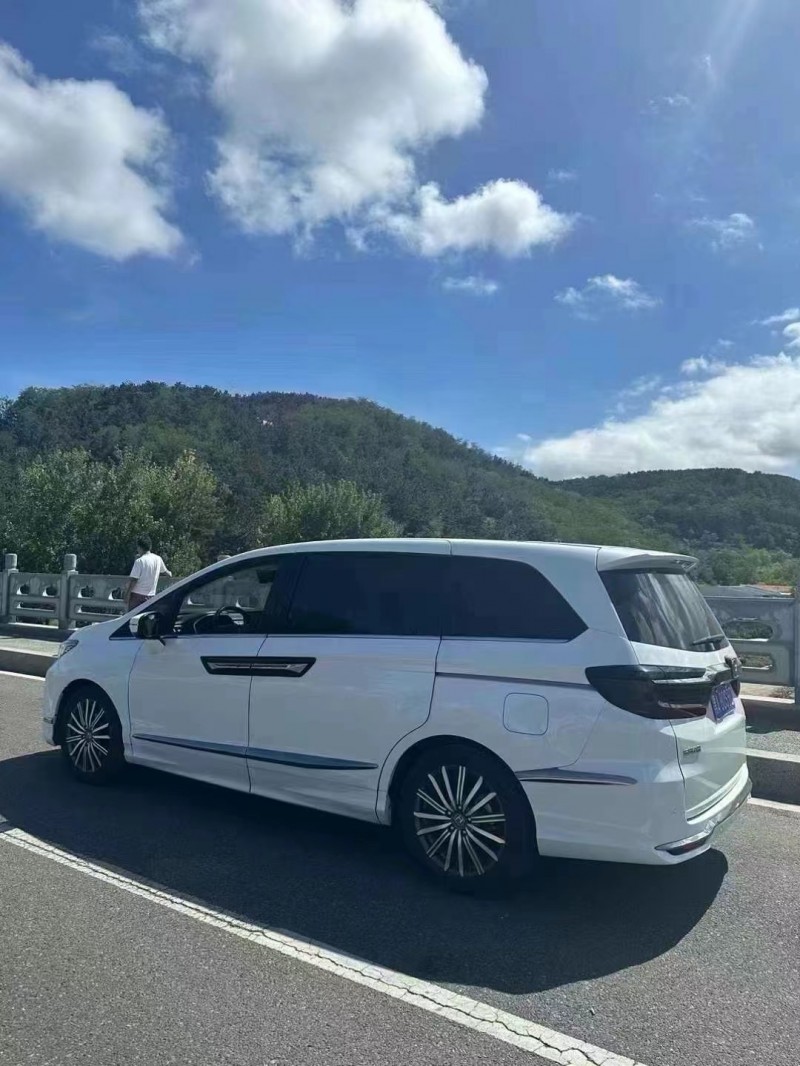 青岛22年本田艾力绅8