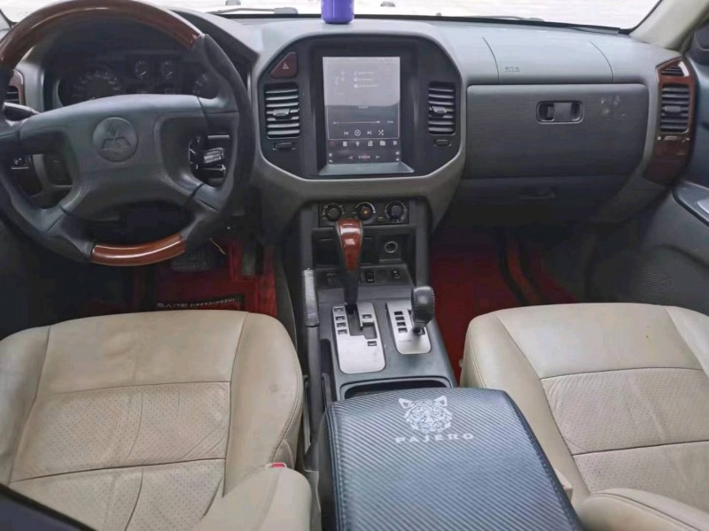 保定09年三菱帕杰罗7