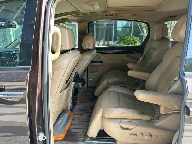 青岛18年别克GL88