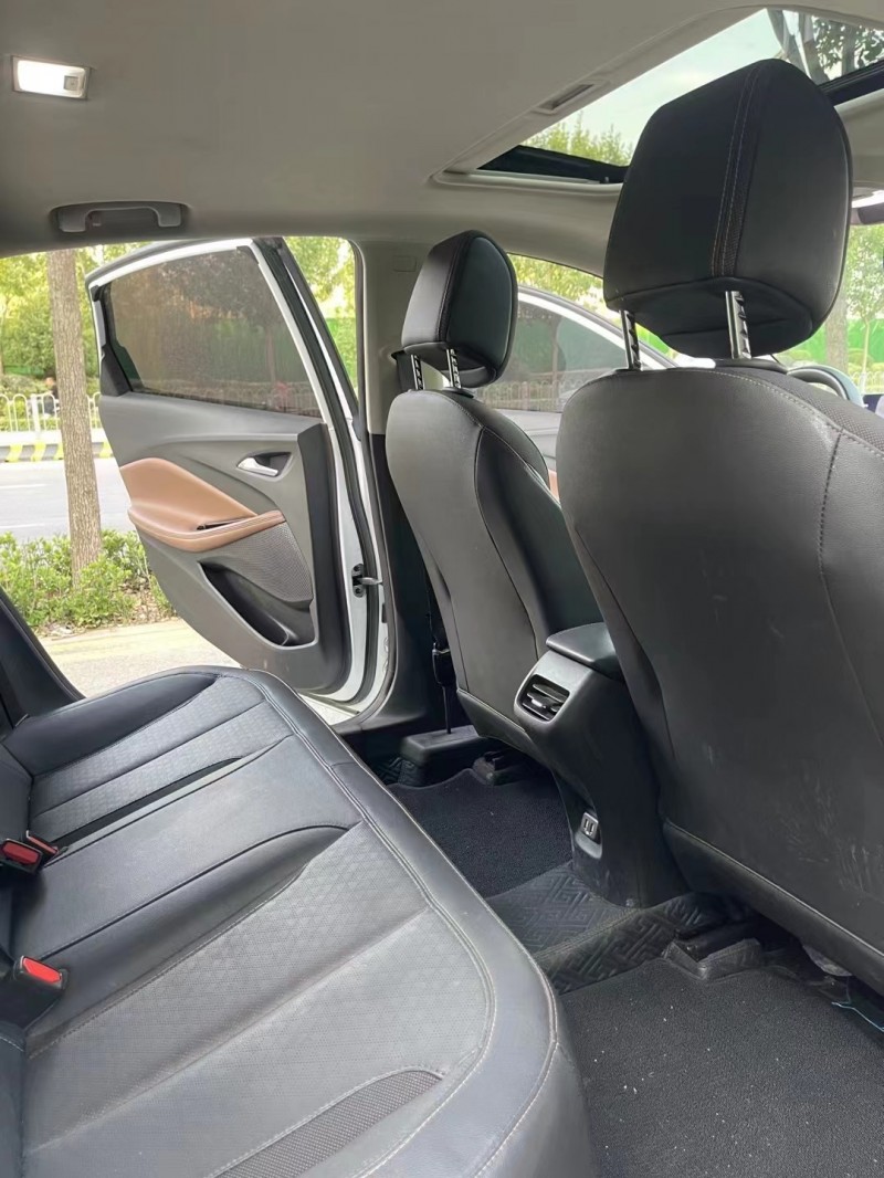 枣庄22年别克威朗8