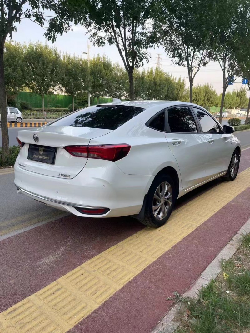 枣庄22年别克威朗9