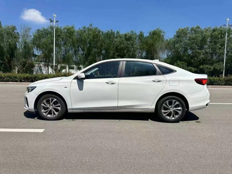 枣庄23年别克威朗4