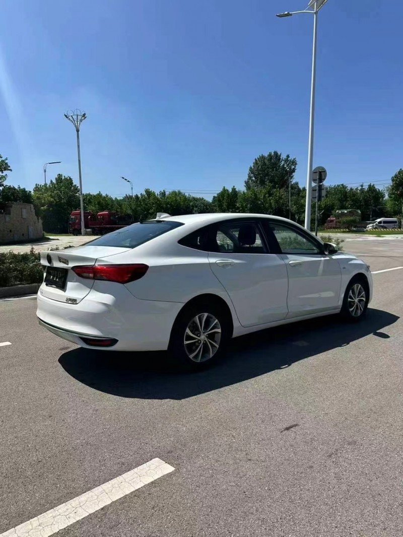 枣庄23年别克威朗8