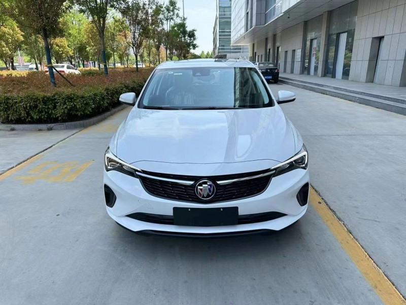 济宁24年别克威朗1