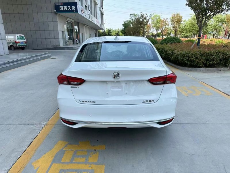 济宁24年别克威朗9