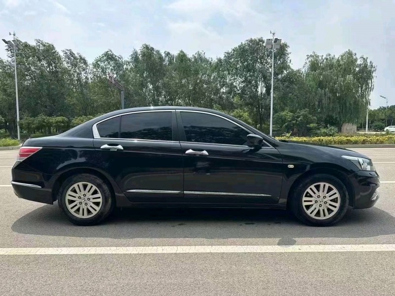 枣庄12年本田雅阁7