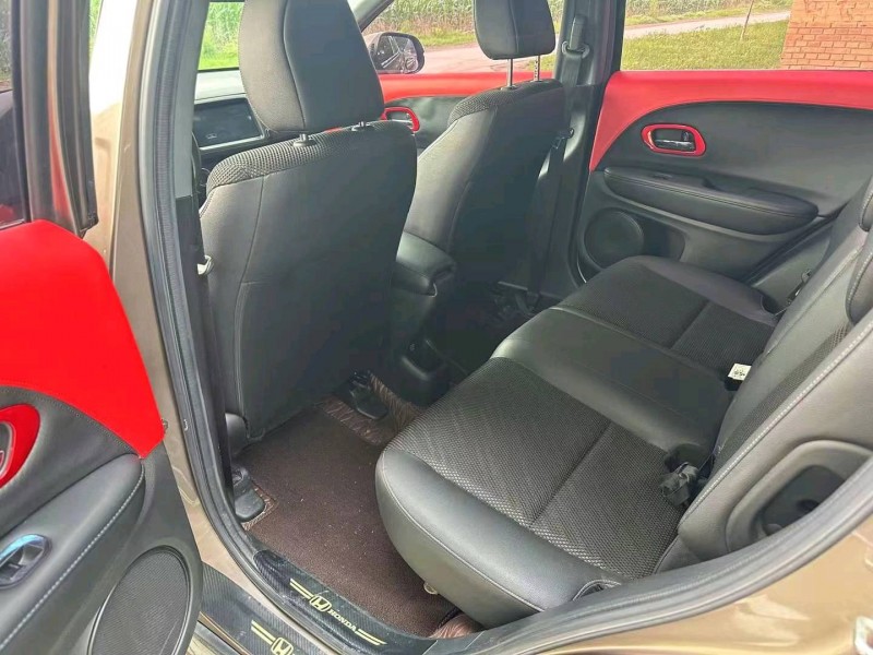 保定17年本田XRV7