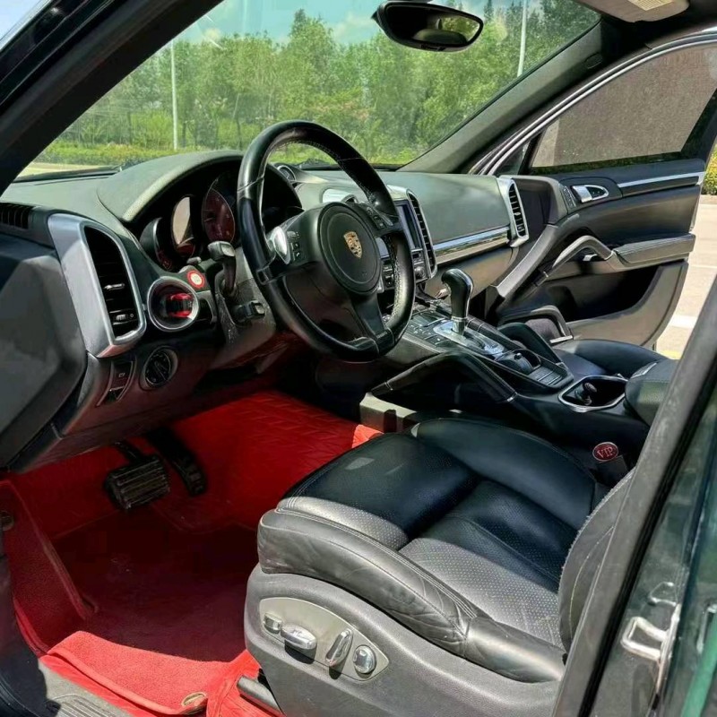 济南13年保时捷卡宴6