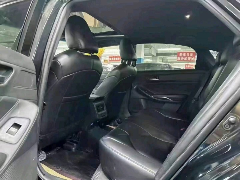 成都22年丰田亚洲龙4