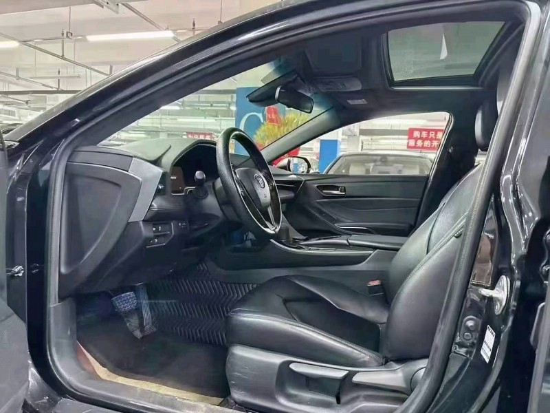 成都22年丰田亚洲龙6