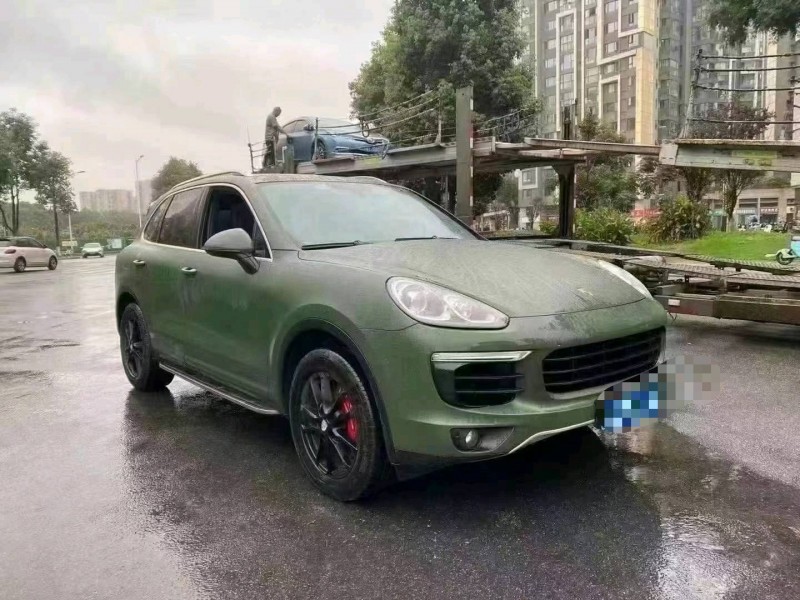 成都15年保时捷卡宴2