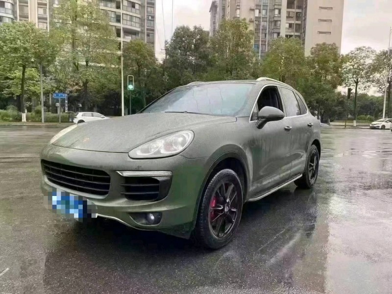 成都15年保时捷卡宴8