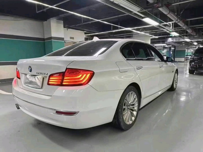 成都15年宝马5系7