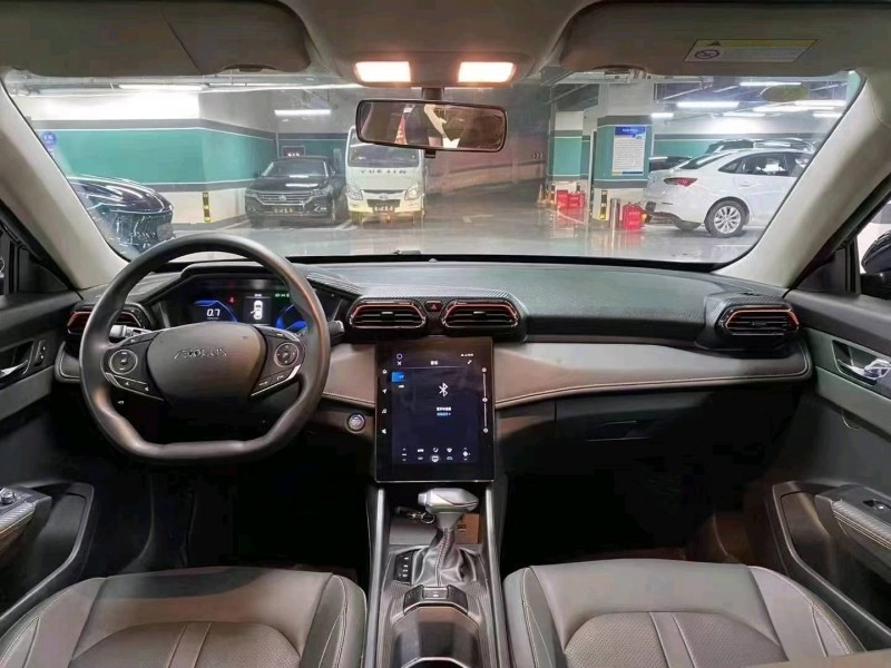 成都24年东风奕炫5