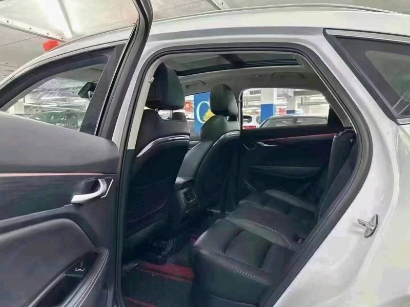 成都19年吉利星越5