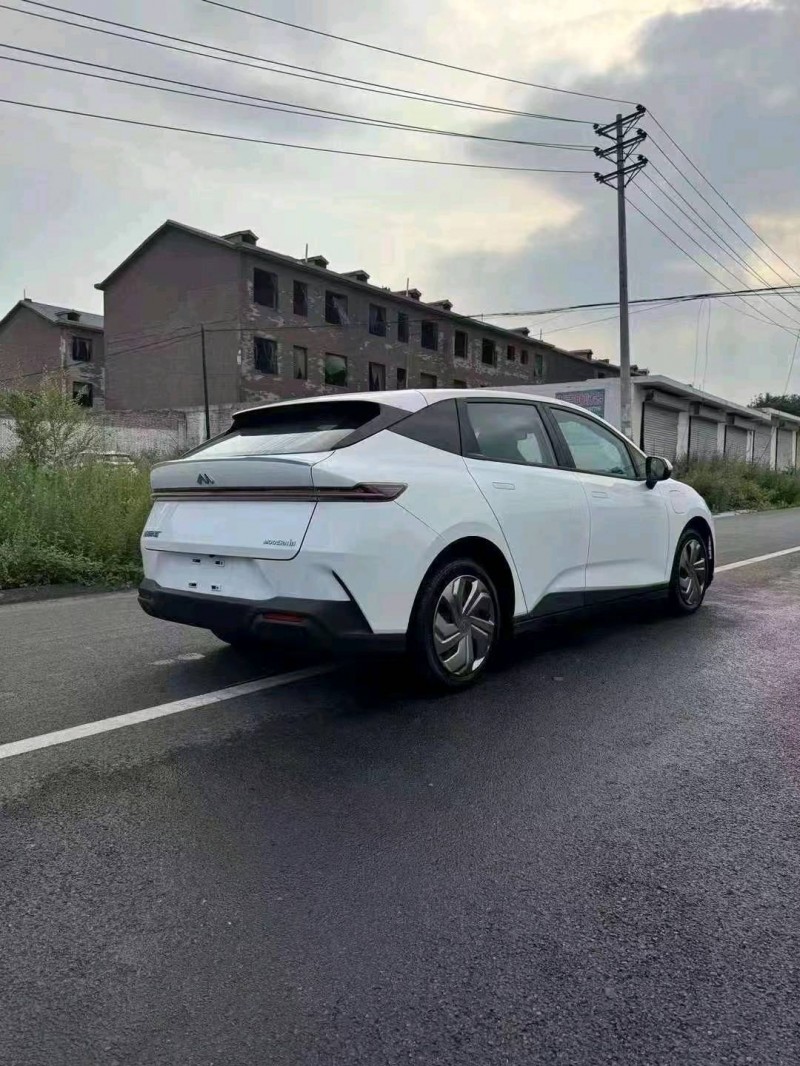 邯鄲23年摩登汽車ModernIN3