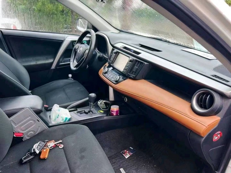 淄博19年丰田RAV4荣放4