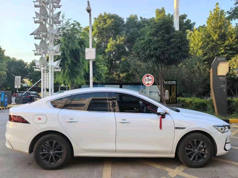 济南24年比亚迪秦3