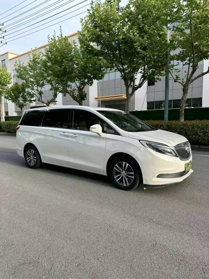 宿迁19年别克GL82