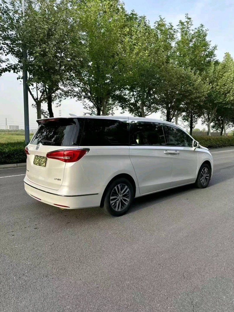 宿迁19年别克GL87