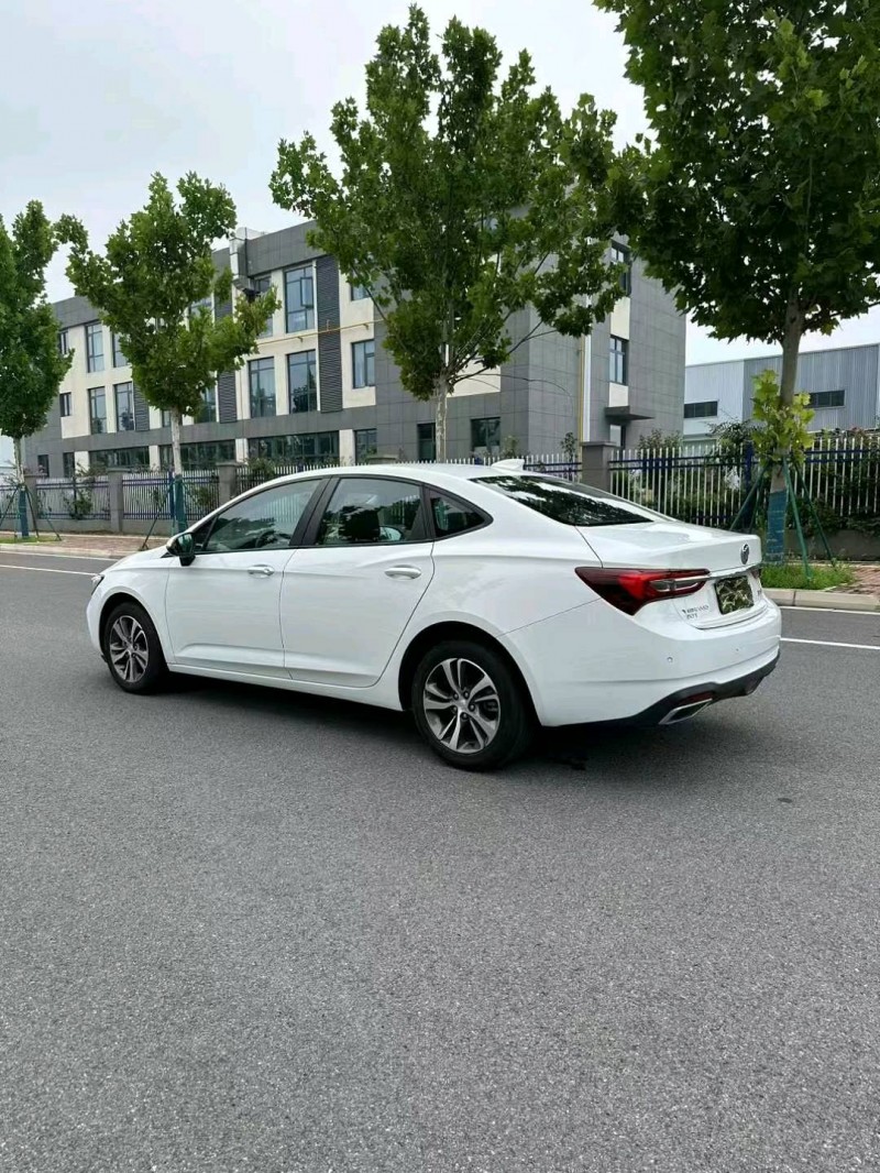 宿迁23年别克威朗8