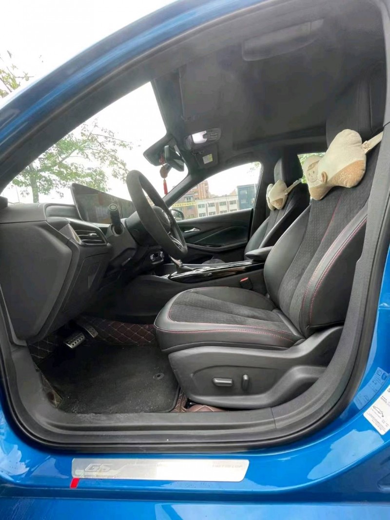 广州21年别克威朗4