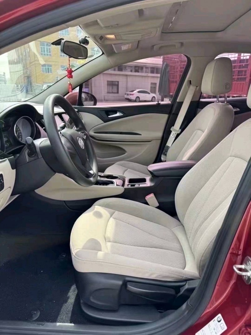 盐城18年别克威朗8