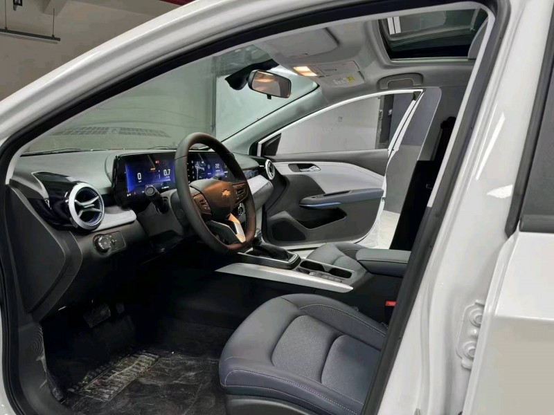 成都24年雪佛兰科鲁泽4