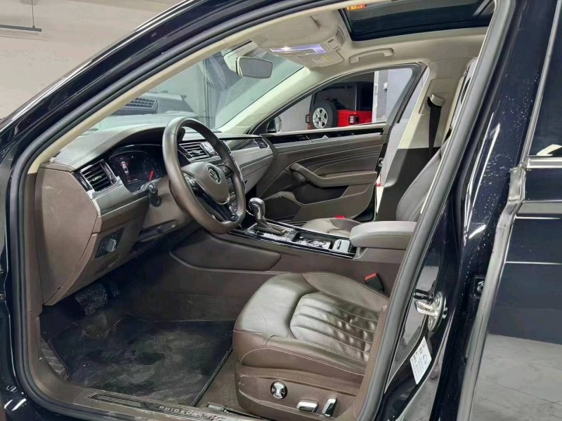 成都21年大众辉昂4