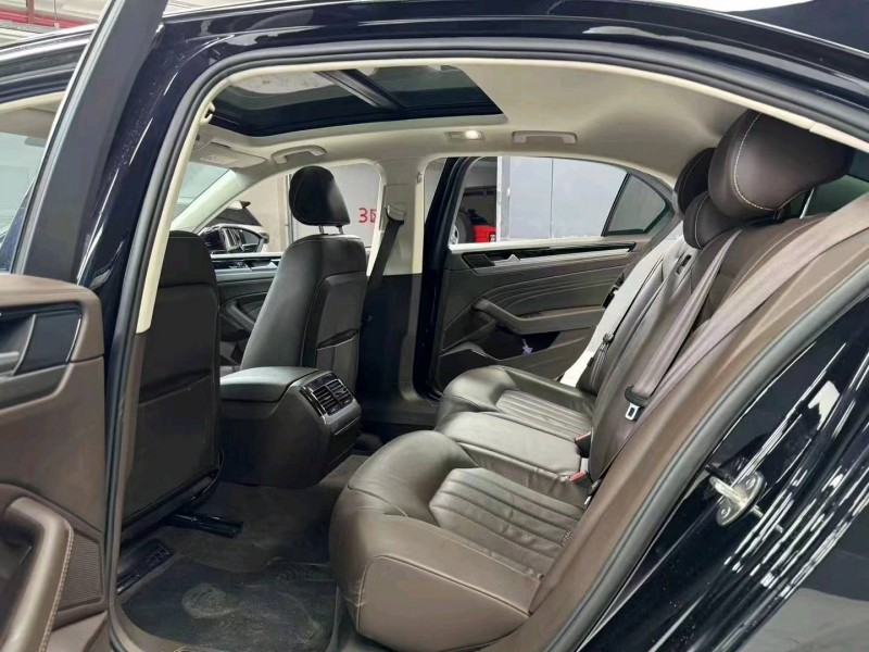 成都21年大众辉昂7