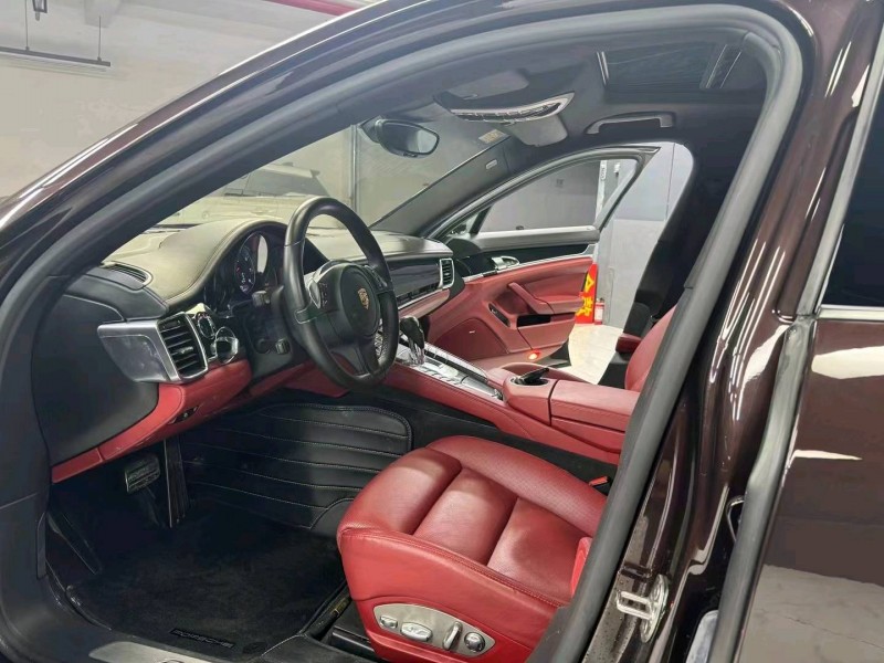 成都14年保时捷帕拉梅拉5