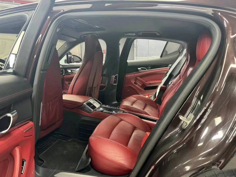 成都14年保时捷帕拉梅拉7