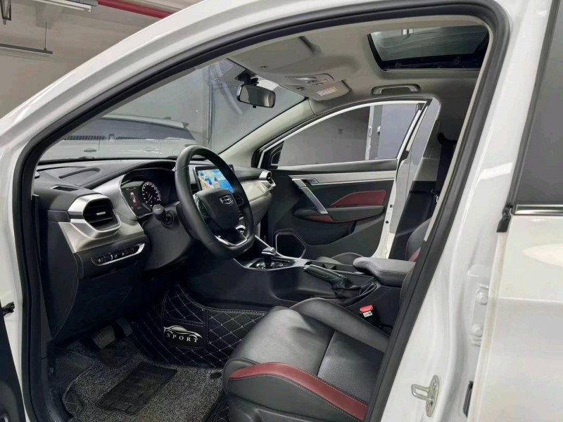 成都21年吉利缤越7