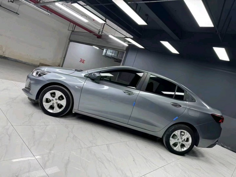 成都20年雪佛兰科沃兹5