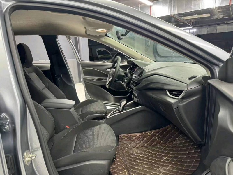 成都20年雪佛兰科沃兹8