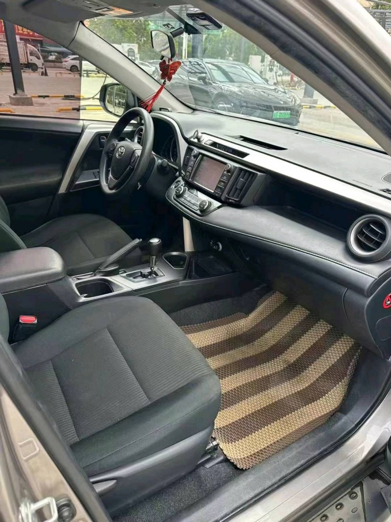 揭陽17年豐田RAV4榮放7