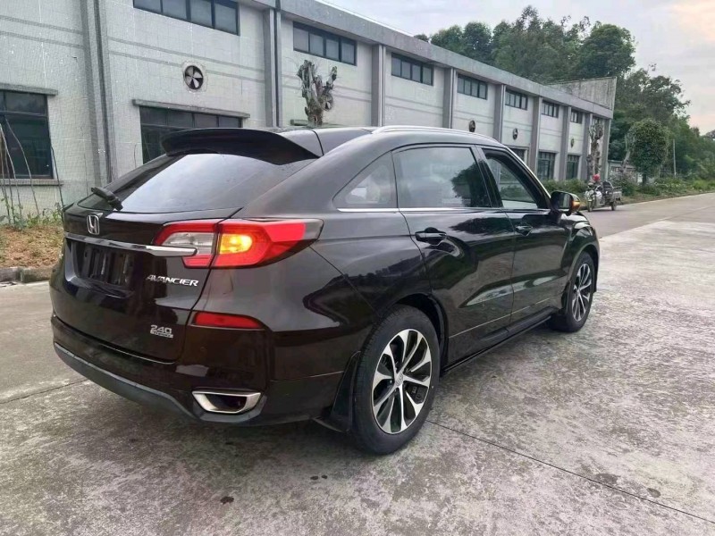 汕头17年本田冠道3