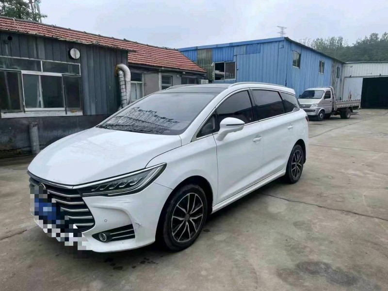 青岛18年比亚迪宋3