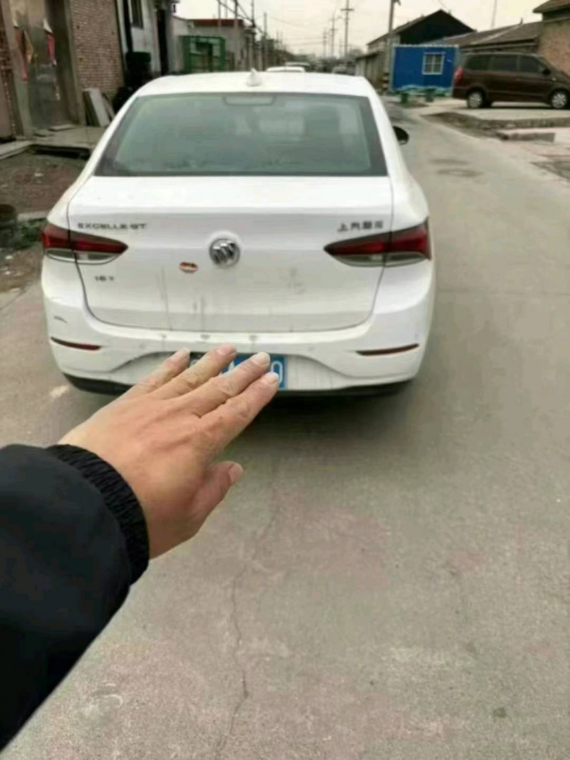 保定19年别克英朗8