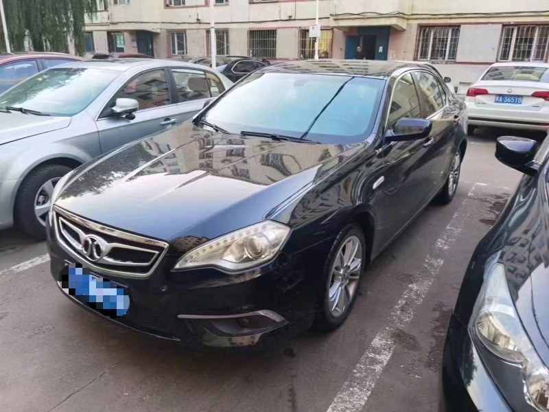 保定14年北汽绅宝D702