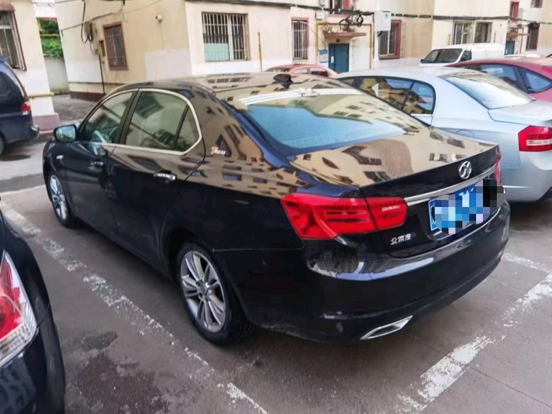 保定14年北汽绅宝D703