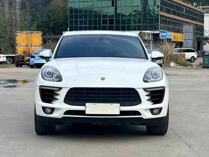 襄阳14年保时捷Macan1