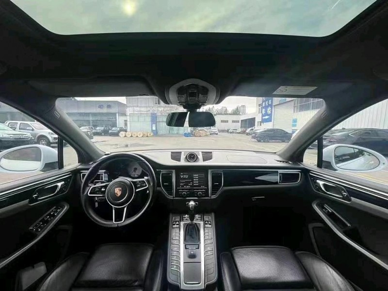 襄阳14年保时捷Macan5