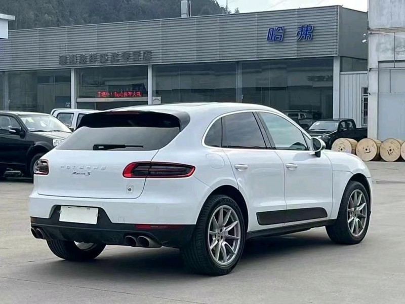 襄阳14年保时捷Macan9