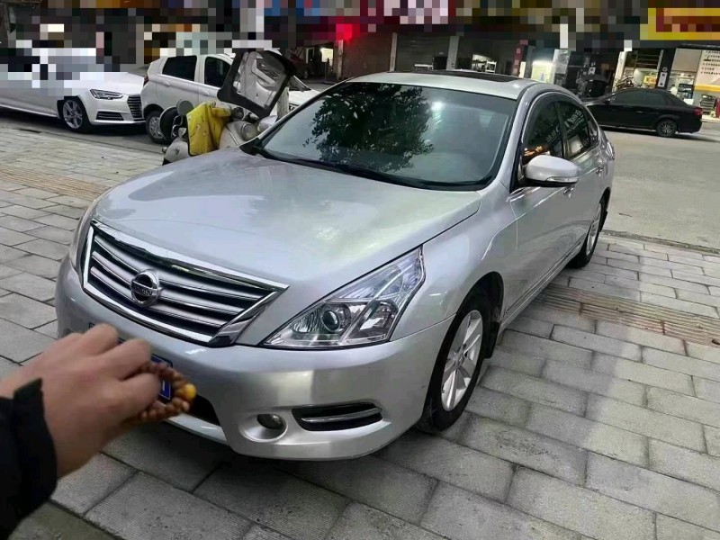 襄阳11年日产天籁1