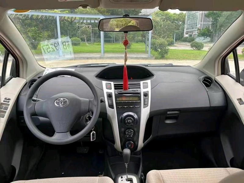 襄阳12年丰田雅力士5