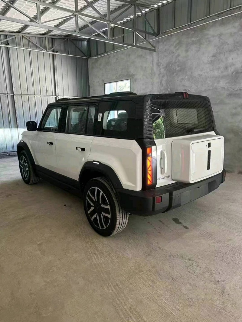 襄陽24年奇瑞ICAR7