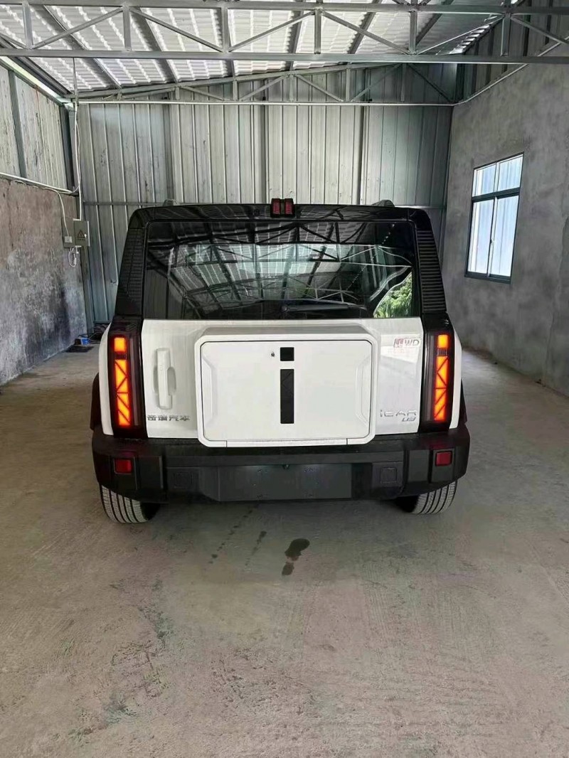 襄陽24年奇瑞ICAR8